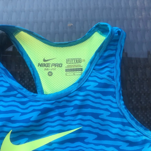 NikePro sports Bras - Picture 2 of 4